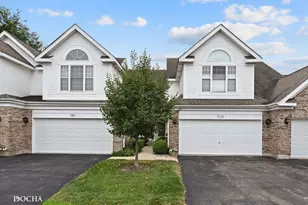 708 Citadel Dr, Westmont, IL 60559 - Photo 1