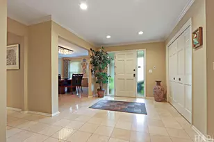 1426 Woodhill Dr, Northbrook, IL 60062 - Photo 2