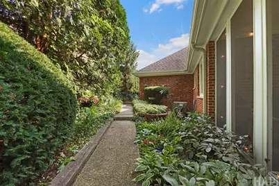 1426 Woodhill Drive, Northbrook, IL 60062 - Photo 32