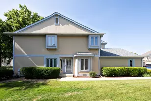 329 Redwing Dr, Deerfield, IL 60015 - Photo 1