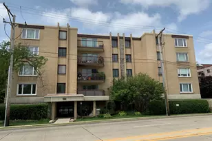 900 S River Rd, Des Plaines, IL 60016 - Photo 1