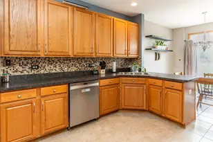1128 Heron Cir, Joliet, IL 60431 - Photo 8