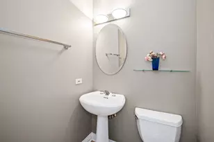 550 W Fulton St, Chicago, IL 60661 - Photo 14