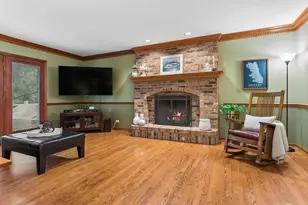 1361 Sussex Rd, Naperville, IL 60540 - Photo 4