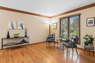 1361 Sussex Rd, Naperville, IL 60540 - Photo 6