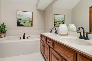 1361 Sussex Rd, Naperville, IL 60540 - Photo 14