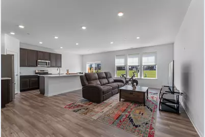 16515 W Golden Valley Lane, Lockport, IL 60441 - Photo 2