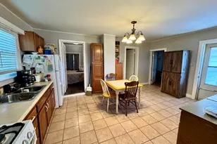 618 E St Paul St, Spring Valley, IL 61362 - Photo 6