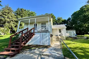 618 E St Paul St, Spring Valley, IL 61362 - Photo 2