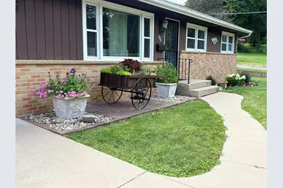 304 Mix Street, Oregon, IL 61061 - Photo 2