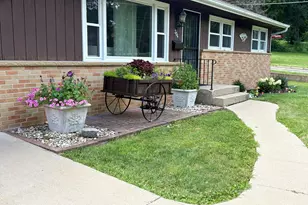 304 Mix St, Oregon, IL 61061 - Photo 2