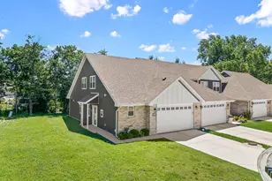 7428 Covington Dr, Justice, IL 60458 - Photo 1
