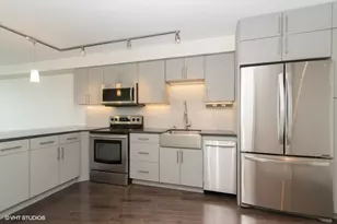 300 N State St, Chicago, IL 60654 - Photo 4