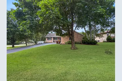3103 W Greenfield Drive, Freeport, IL 61032 - Photo 2