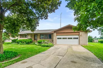 444 Wyoming Avenue, Paw Paw, IL 61353 - Photo 2