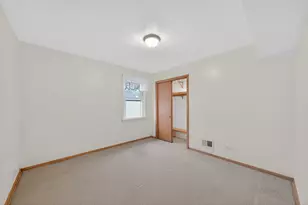 5438 W Melrose St, Chicago, IL 60641 - Photo 20
