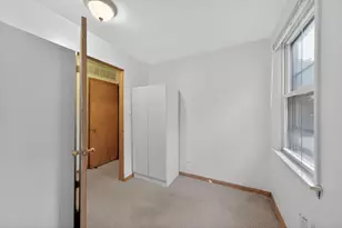 5438 W Melrose St, Chicago, IL 60641 - Photo 26