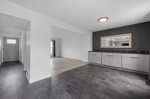 818 Lexington Cir, Hanover Park, IL 60133 - Photo 6