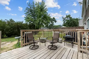818 Lexington Cir, Hanover Park, IL 60133 - Photo 20
