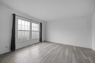 818 Lexington Cir, Hanover Park, IL 60133 - Photo 8