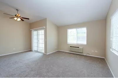 2017 Silverstone Drive #2017, Carpentersville, IL 60110 - Photo 6