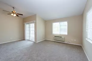 2017 Silverstone Dr, Carpentersville, IL 60110 - Photo 6