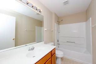 2017 Silverstone Dr, Carpentersville, IL 60110 - Photo 14