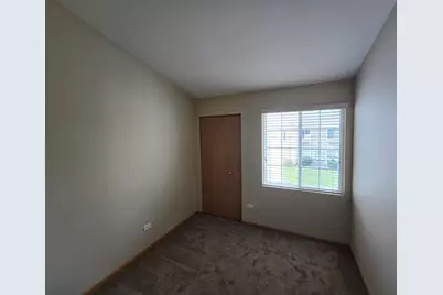 2027 Silverstone Drive #2027, Carpentersville, IL 60110 - Photo 8