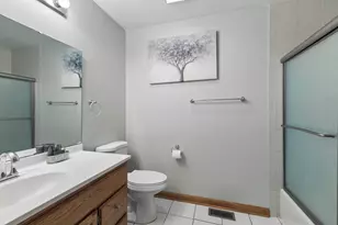 4241 Lindenwood Dr, Matteson, IL 60443 - Photo 8