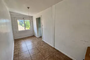 8325 S Saginaw Ave, Chicago, IL 60617 - Photo 22