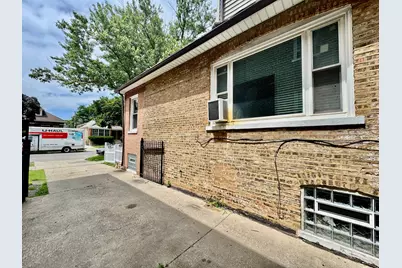 8325 S Saginaw Avenue, Chicago, IL 60617 - Photo 2