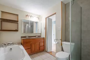 105 7th St, Lincoln, IL 62656 - Photo 22