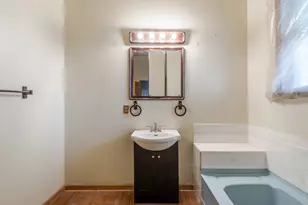 105 7th St, Lincoln, IL 62656 - Photo 20