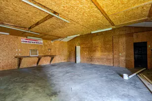 105 7th St, Lincoln, IL 62656 - Photo 28