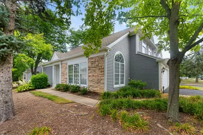1564 Westbury Drive, Hoffman Estates, IL 60192 - Photo 2