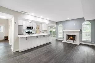 1564 Westbury Dr, Hoffman Estates, IL 60192 - Photo 14