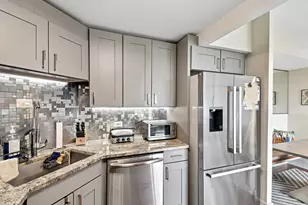 3200 N Lake Shore Dr, Chicago, IL 60657 - Photo 12