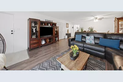 10332 S Pulaski Road #107, Oak Lawn, IL 60453 - Photo 4