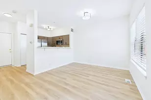 3 Charlotte Cir, Elmhurst, IL 60126 - Photo 6