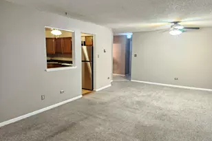 11 Crestview Ln, Vernon Hills, IL 60061 - Photo 10