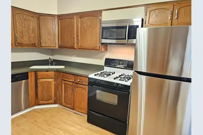 11 Crestview Lane #10, Vernon Hills, IL 60061 - Photo 4