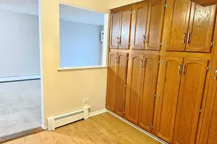 11 Crestview Ln, Vernon Hills, IL 60061 - Photo 6