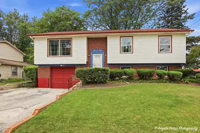 15 Old Mill Grove Road, Lake Zurich, IL 60047 - Photo 2