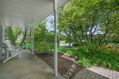 281 Tyler Court, Libertyville, IL 60048 - Photo 4