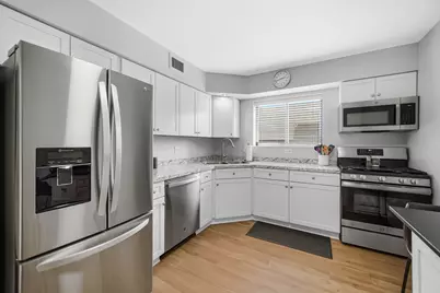110 S Dunton Avenue #2E, Arlington Heights, IL 60005 - Photo 4