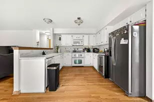 1675 Napa Dr, Gurnee, IL 60031 - Photo 10