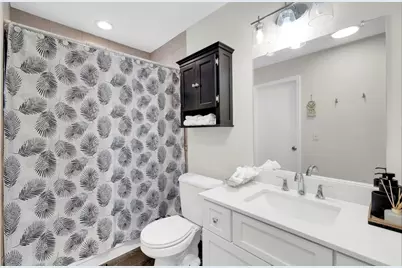 379 Sandhurst Circle #1, Glen Ellyn, IL 60137 - Photo 16
