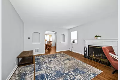 7730 S Paxton Avenue, Chicago, IL 60649 - Photo 2