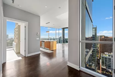 110 W Superior Street #2603, Chicago, IL 60654 - Photo 4