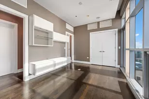 110 W Superior St, Chicago, IL 60654 - Photo 30